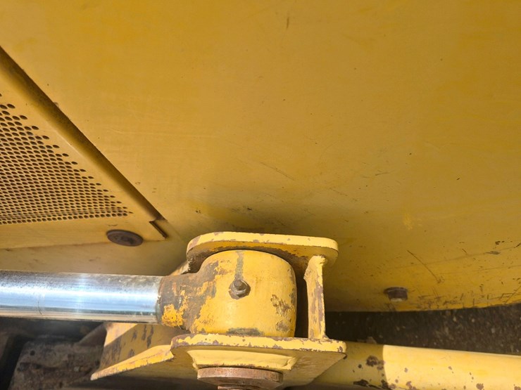 1998-deere-650g-image-42