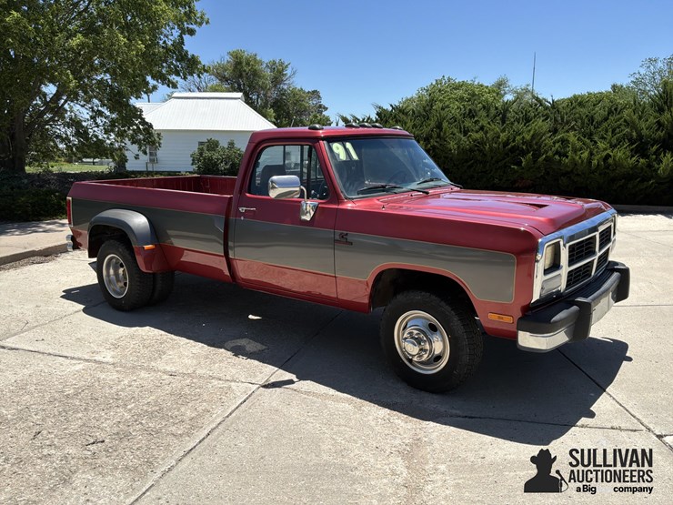 1991-dodge-ram-3500-image-3