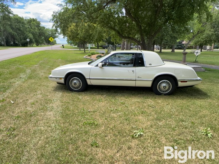 1991-buick-riviera-car-image-8