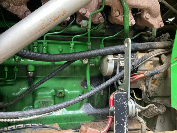 2015-deere-848h-image-11