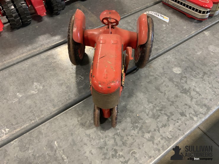 antique-toy-tractor-image-2