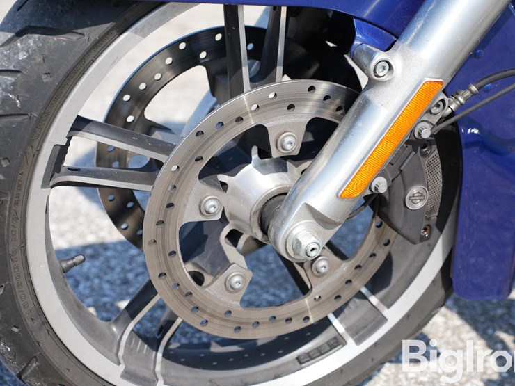 run-#11---2015-harley-davidson-road-glide-motorcycle-image-10