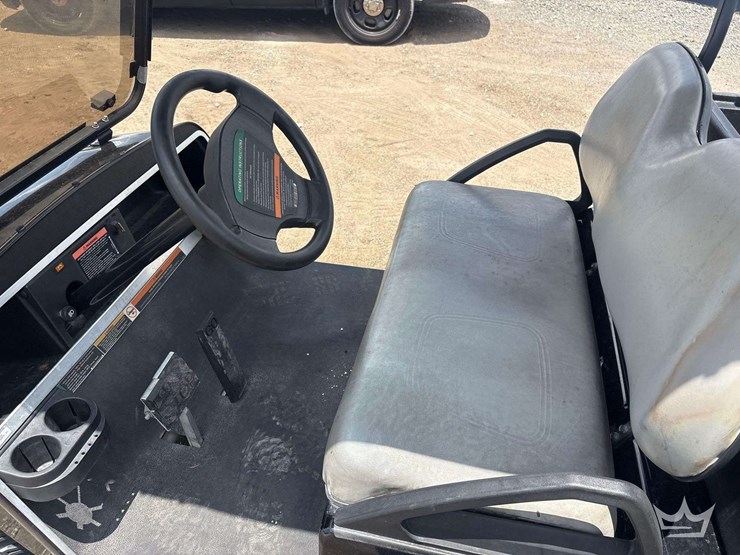 2014-club-car-xf-electric-utility-cart-image-9