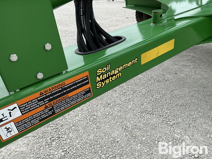 2022-john-deere-2660vt-image-15