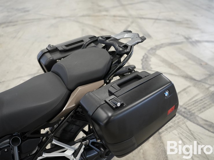 run-#12---2018-bmw-r1200-rs-sport-touring-motorcycle-image-20