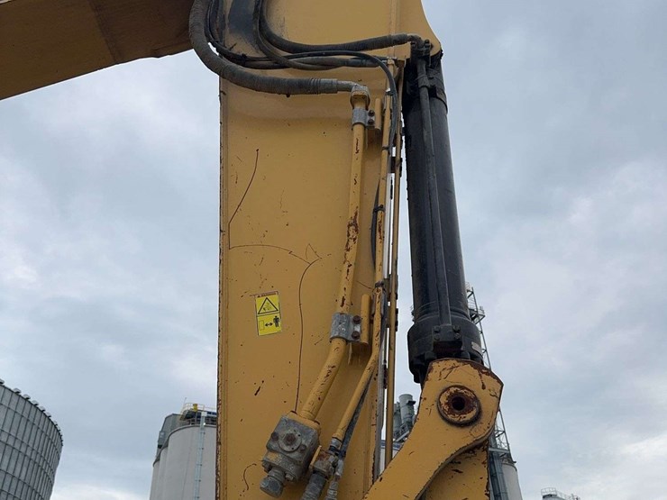 2014-caterpillar-336e-image-64