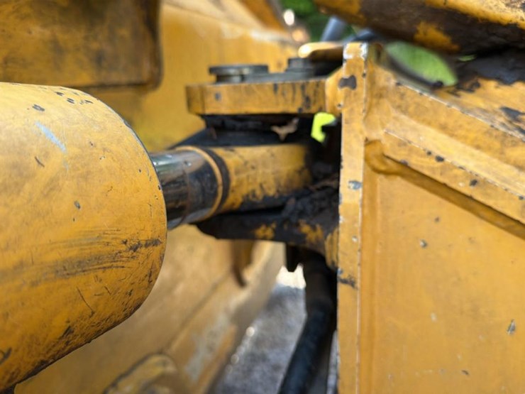 2012-john-deere-450-image-21