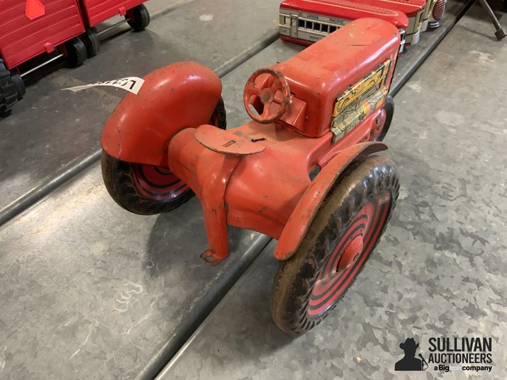 antique-toy-tractor-image-5