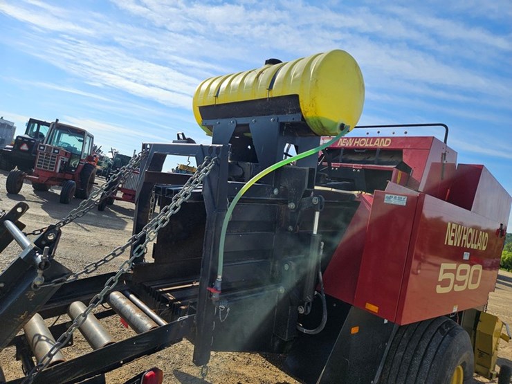 new-holland-590-image-31