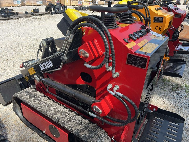 sl380-tracked-skid-steer-loader,-23hp-image-9