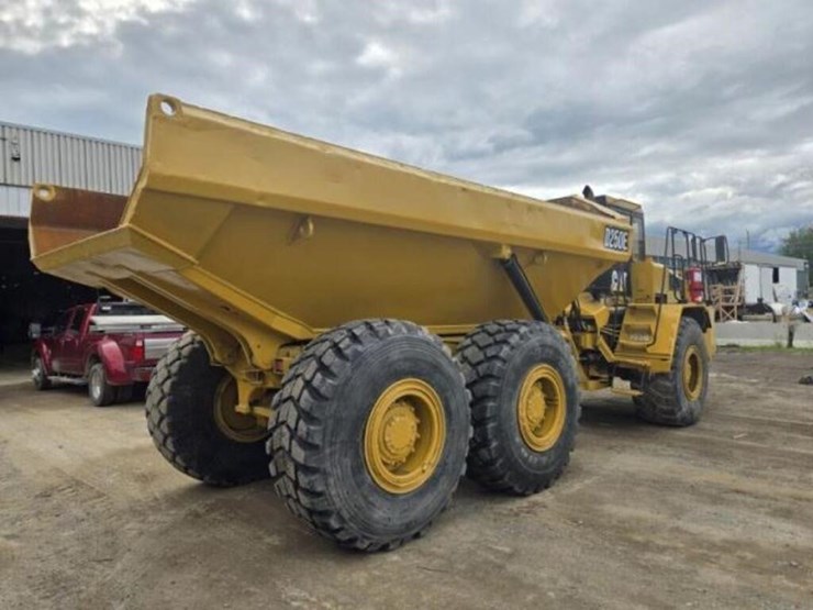 1996-caterpillar-d250e-image-6
