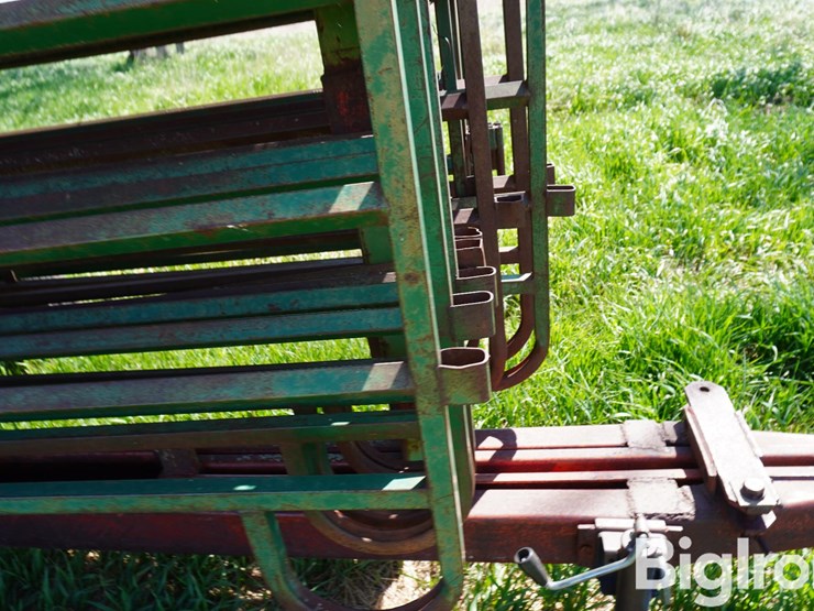 10'-cattle-panels-on-trailer-image-13