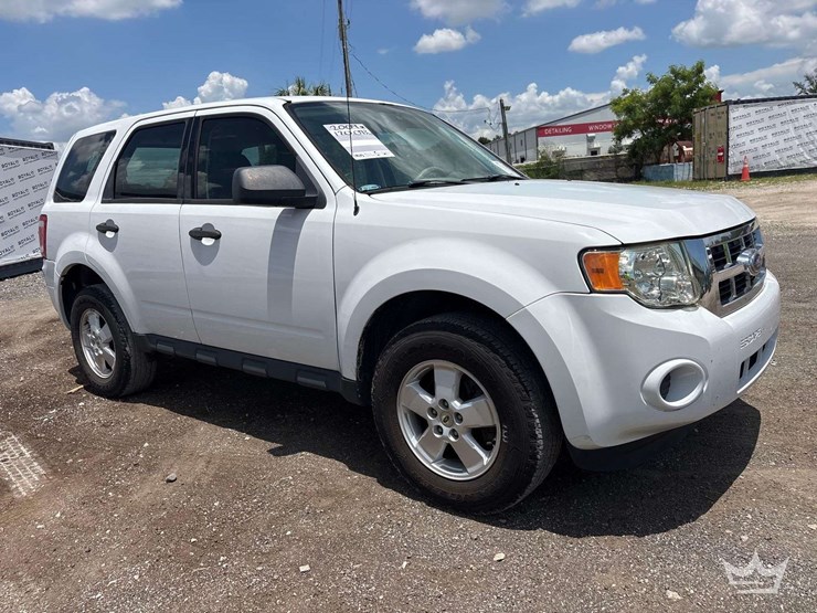 2009-ford-escape-image-2