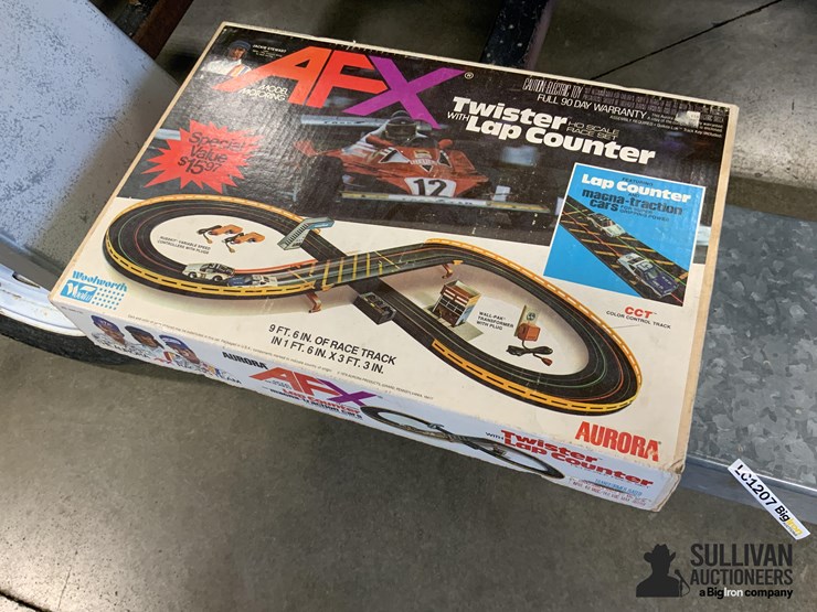 afx-twister-racetrack-&-cars-image-1