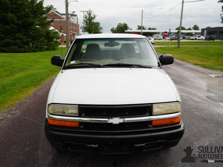 2001-chevrolet-s10-image-2