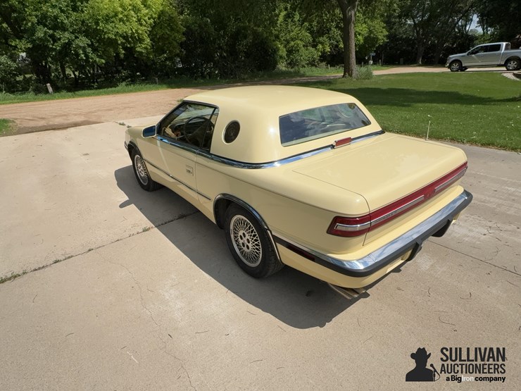 1989-maserati-convertible-coupe-collector-car-image-7