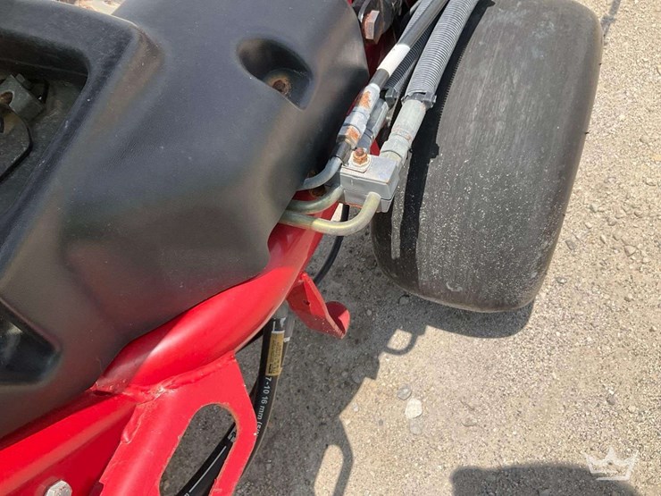 2015-toro-greensmaster-3300-triflex-commercial-greens-mower-image-30