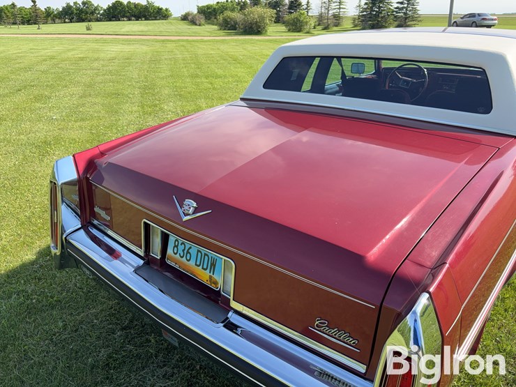 1983-cadillac-coupe-de-ville-2-door-coupe-image-17