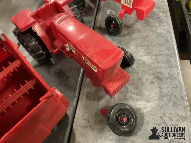 ertl-international-toy-tractors-&-wagons-image-5
