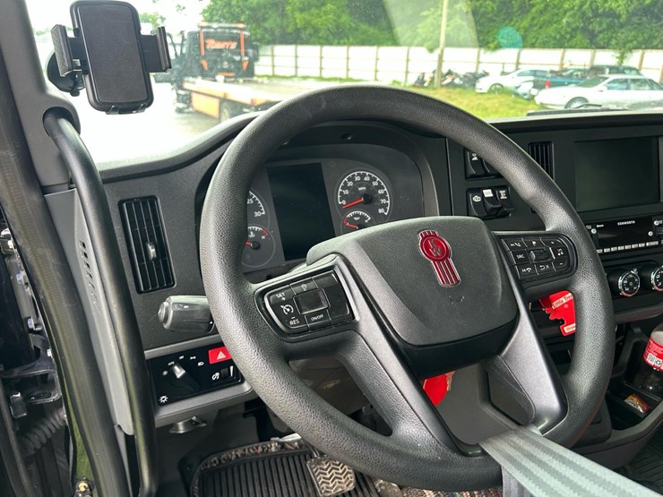 2024-kenworth-t280-image-13