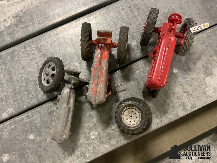 hubley-toy-tractors-and-parts-image-4