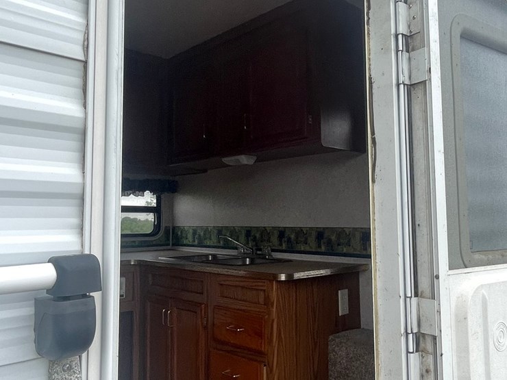 #4931-•-2001-jayco-qwest-27'-fifth-wheel-camper-(has-wi-title)-image-36