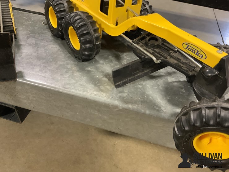 tonka-road-grader-&-dozer-image-9