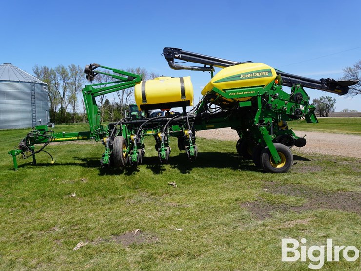 2012-john-deere-1770-image-8