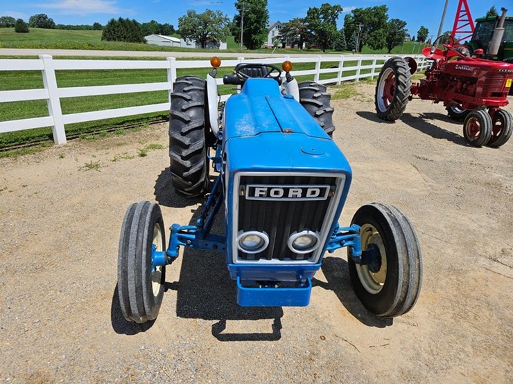 1980-ford-4600-image-8