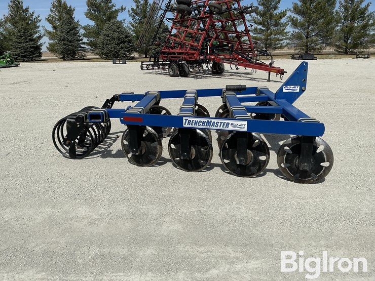 2015-blu-jet-trench-master-tile-line-filler-image-4