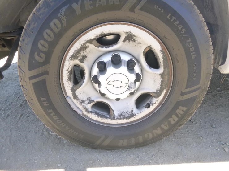 2016-chevrolet-express-3500-image-25