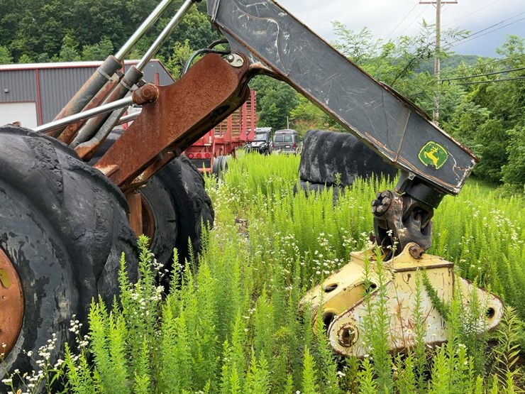 2008-deere-748g-iii-image-3
