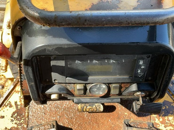 2004-deere-700h-lgp-image-16