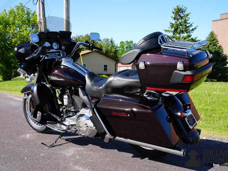 run-#10---2011-harley-davidson-flhx-motorcycle-image-7