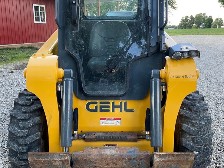 2018-gehl-r165-image-5