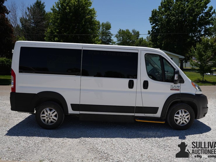 2021-ram-promaster-1500-image-4