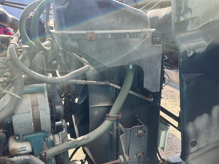 #153-•-1995-international-4700lp-heavy-duty-service-truck-image-64