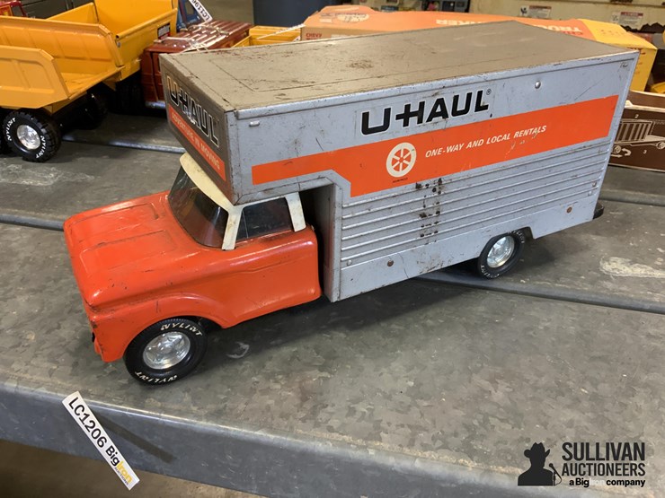 nylint-u-haul-toy-truck-image-1