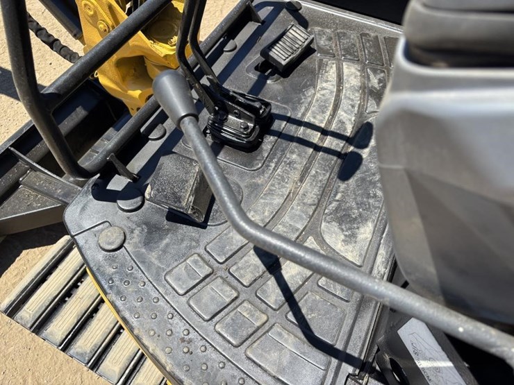 2018-caterpillar-303e-cr-image-27