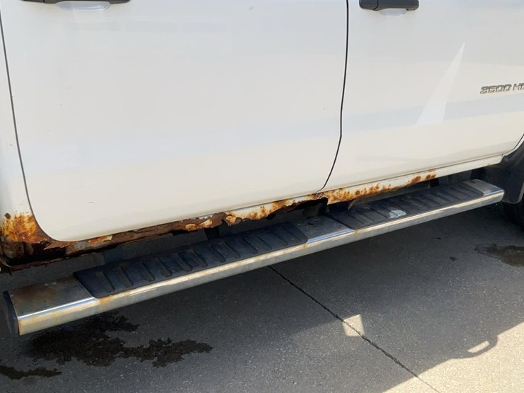 2015-chevrolet-3500-image-43