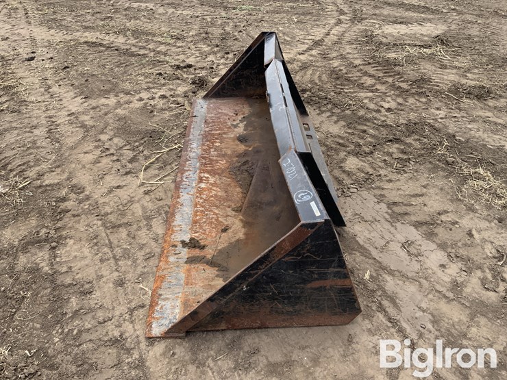 83.5”-skid-steer-bucket-image-8