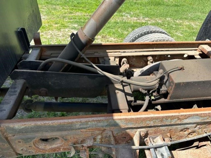 2002-ford-f550-image-19