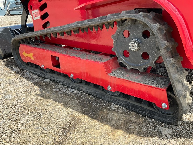 #1016-•-unused-sdlanch-ssl1500-tracked-mini-skid-steer-loader-image-14