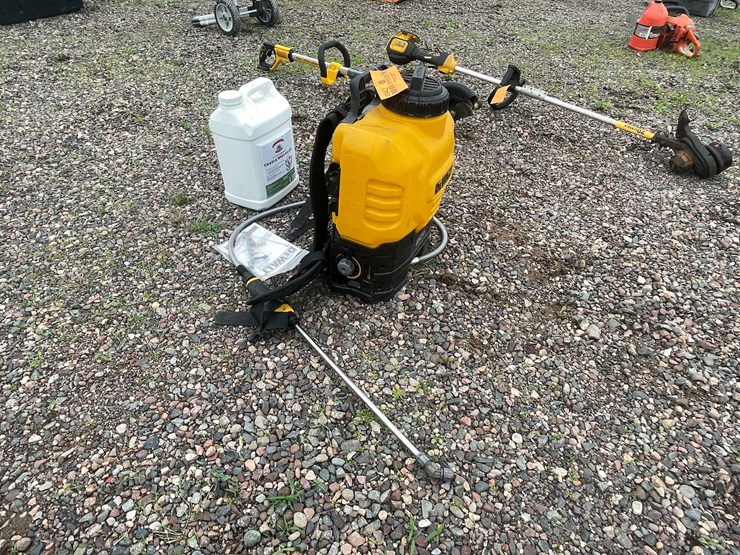 #4942-•-dewalt-20v-cordless-backpacker-sprayer-image-3
