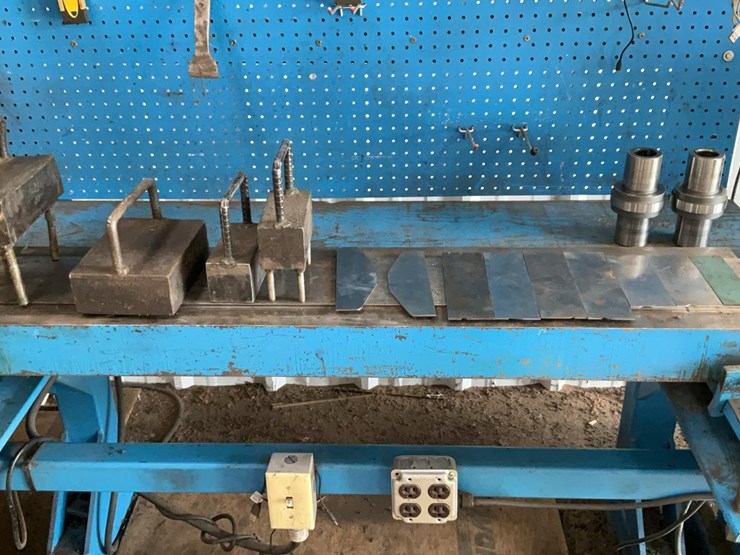 #185-•-armstrong-leveling-bench---dunaway-timber-image-23