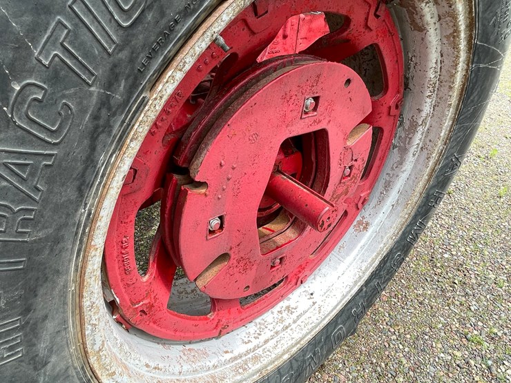 #4905-•-farmall-560-diesel-tractor-image-38
