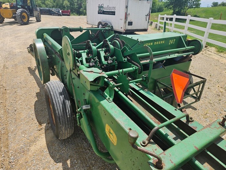 john-deere-24t-image-20