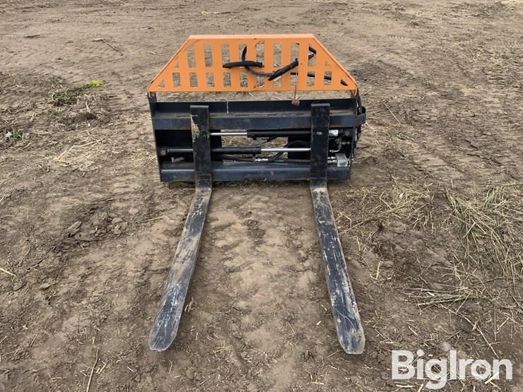 2023-wolverine-pfa-11-3300g-hydraulic-fork-skid-steer-attachment-image-2