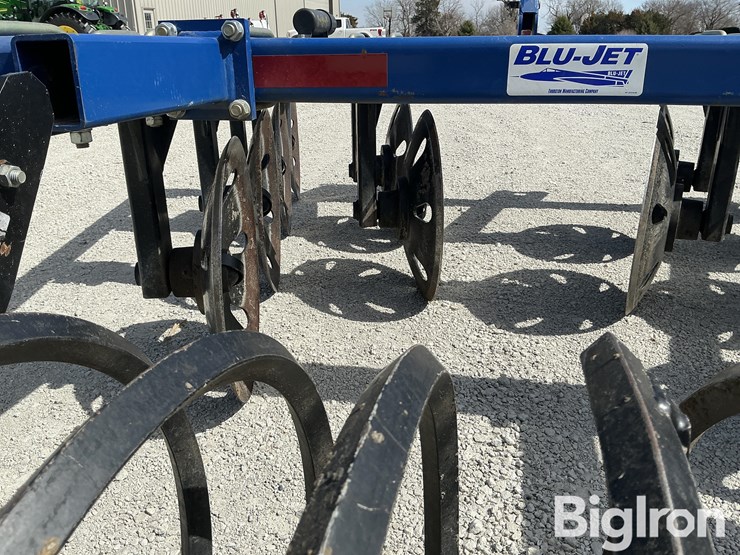 2015-blu-jet-trench-master-tile-line-filler-image-15
