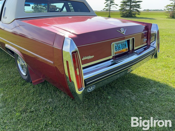 1983-cadillac-coupe-de-ville-2-door-coupe-image-19